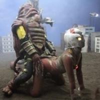 奥特曼之母毁童年邪恶被虐图片