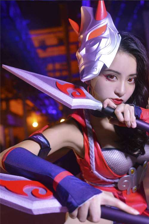 王者荣耀大胸阿轲cos 屁股也大