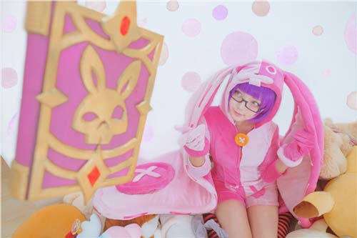 王者荣耀安琪拉真人cos